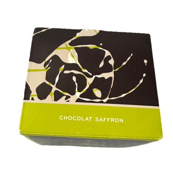THYMES Au Chocolat Chocolate Aromatic Candle 6.5 Oz Chocolat Saffron - Picture 2 of 7